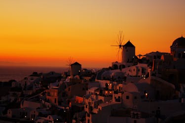 Croisière au coucher du soleil sur les gemmes à Santorin